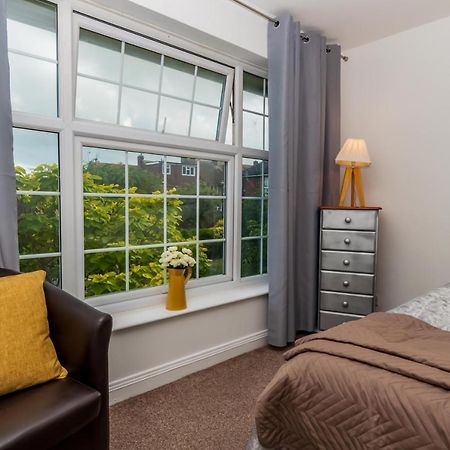 2 Bed Apartment-5 Guests - Business-Relocation-Parking - The Brighton Short Stay & Serviced Apartments Exteriör bild
