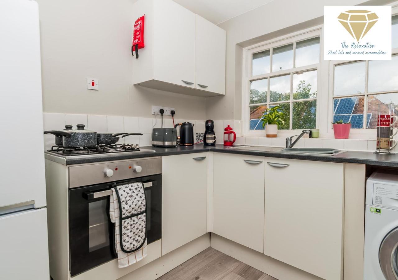 2 Bed Apartment-5 Guests - Business-Relocation-Parking - The Brighton Short Stay & Serviced Apartments Exteriör bild