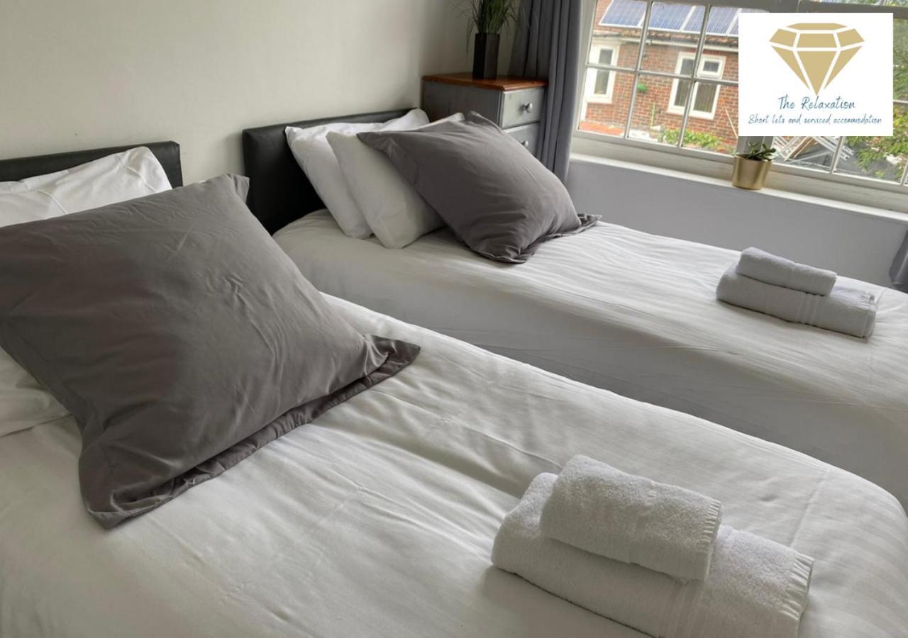 2 Bed Apartment-5 Guests - Business-Relocation-Parking - The Brighton Short Stay & Serviced Apartments Exteriör bild