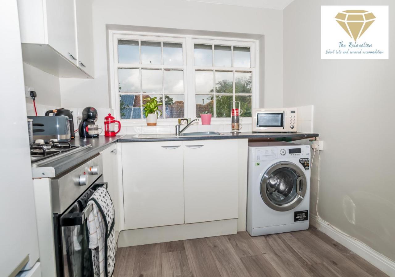 2 Bed Apartment-5 Guests - Business-Relocation-Parking - The Brighton Short Stay & Serviced Apartments Exteriör bild