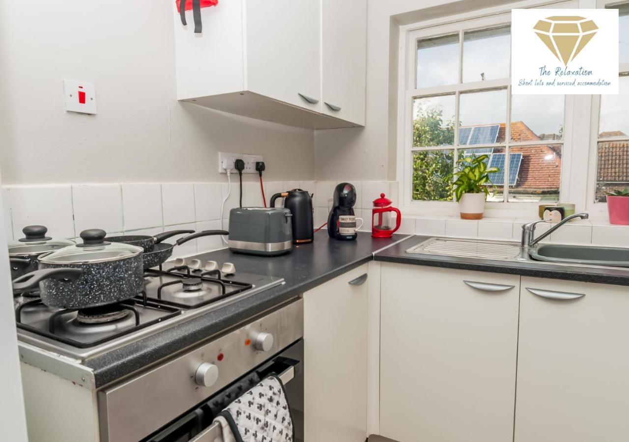 2 Bed Apartment-5 Guests - Business-Relocation-Parking - The Brighton Short Stay & Serviced Apartments Exteriör bild