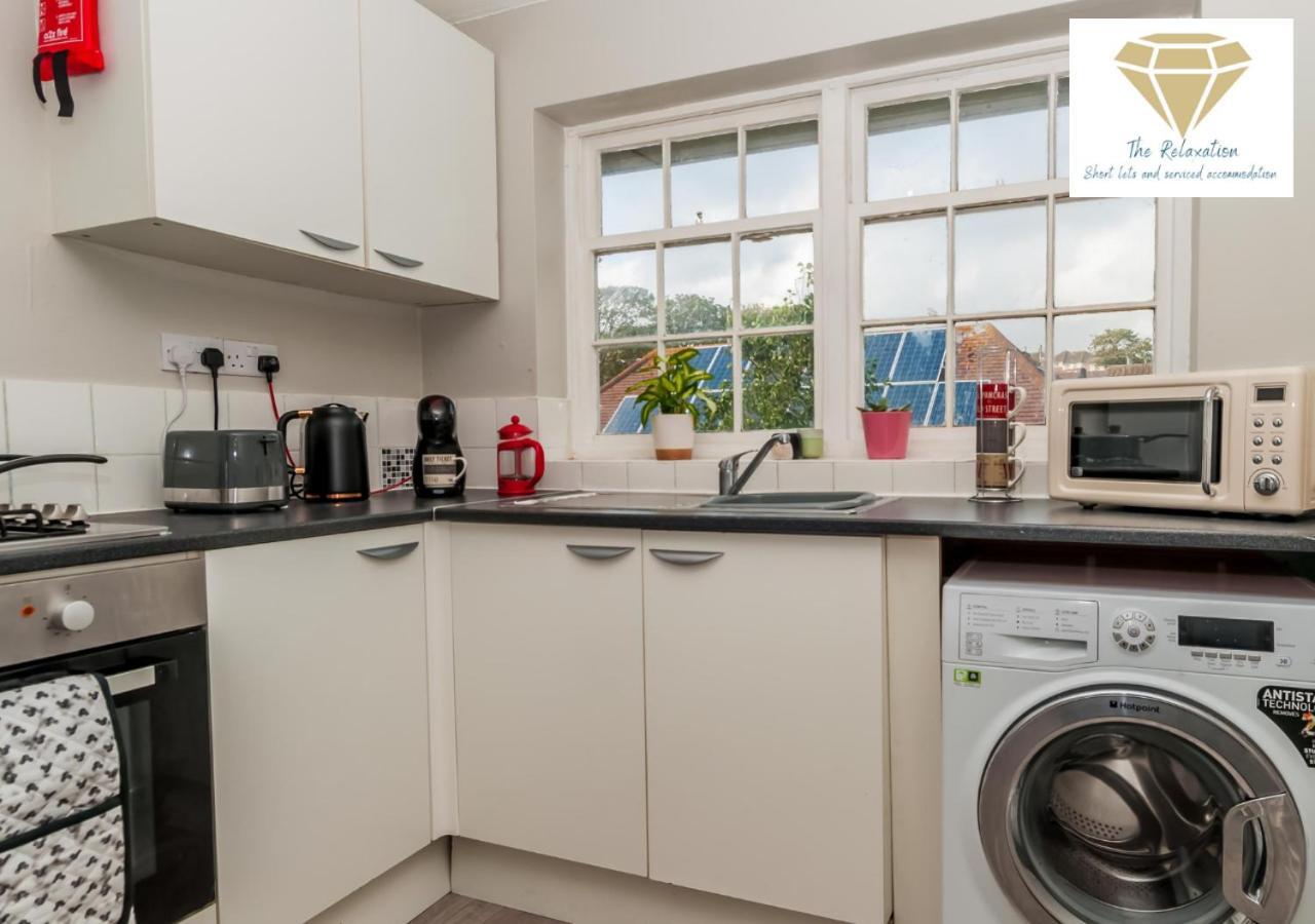 2 Bed Apartment-5 Guests - Business-Relocation-Parking - The Brighton Short Stay & Serviced Apartments Exteriör bild